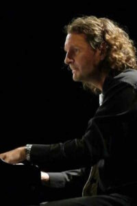 Prof. Sergio carlo Vecerina insegnante di pianoforte del Corpo Musicale Villasanta